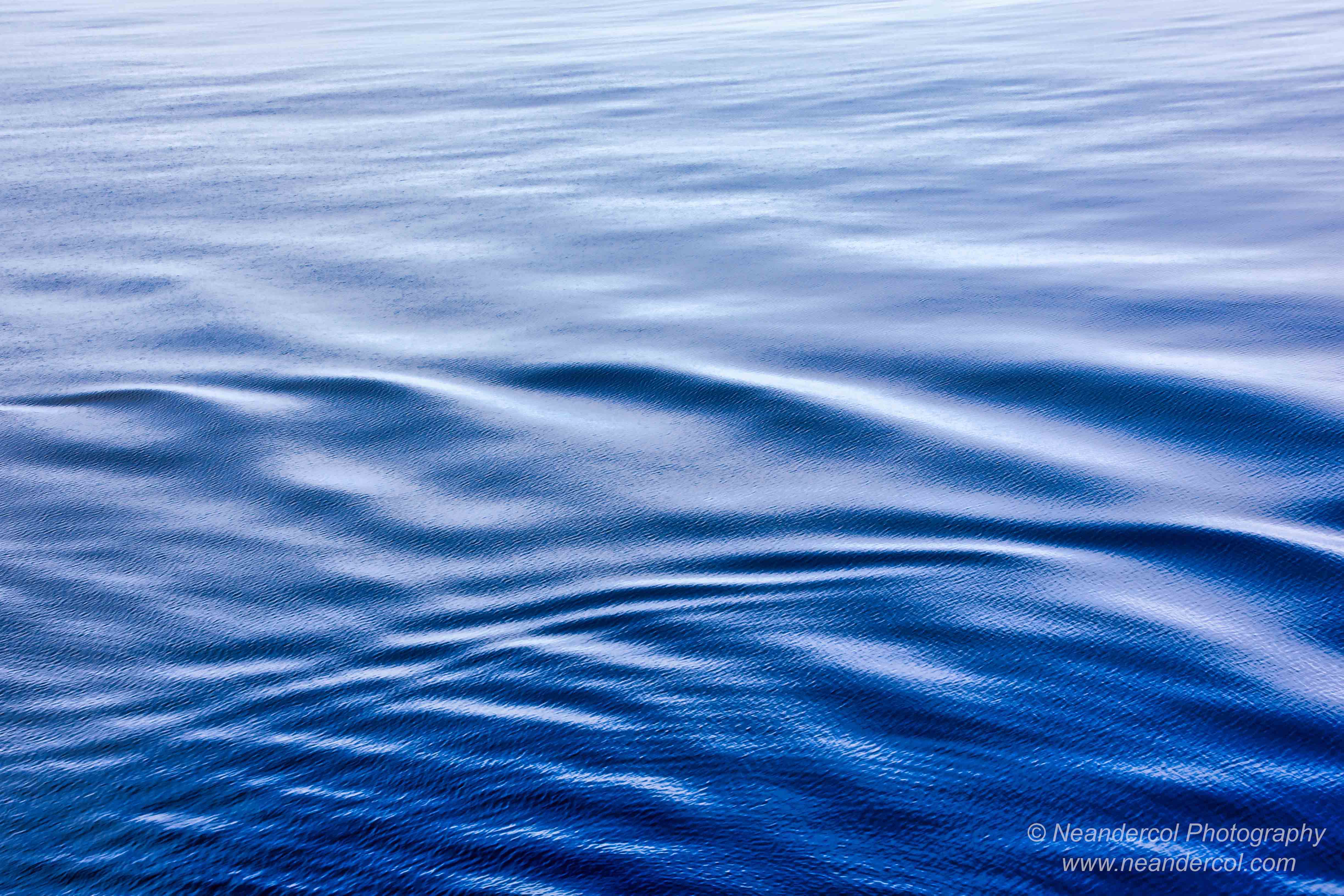Waves in the Atlantic Ocean 664