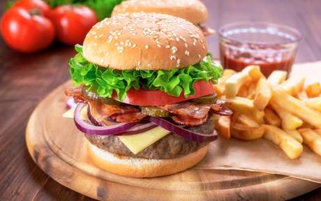 https://0201.nccdn.net/1_2/000/000/17b/822/receitas-de-hamburguer.jpg