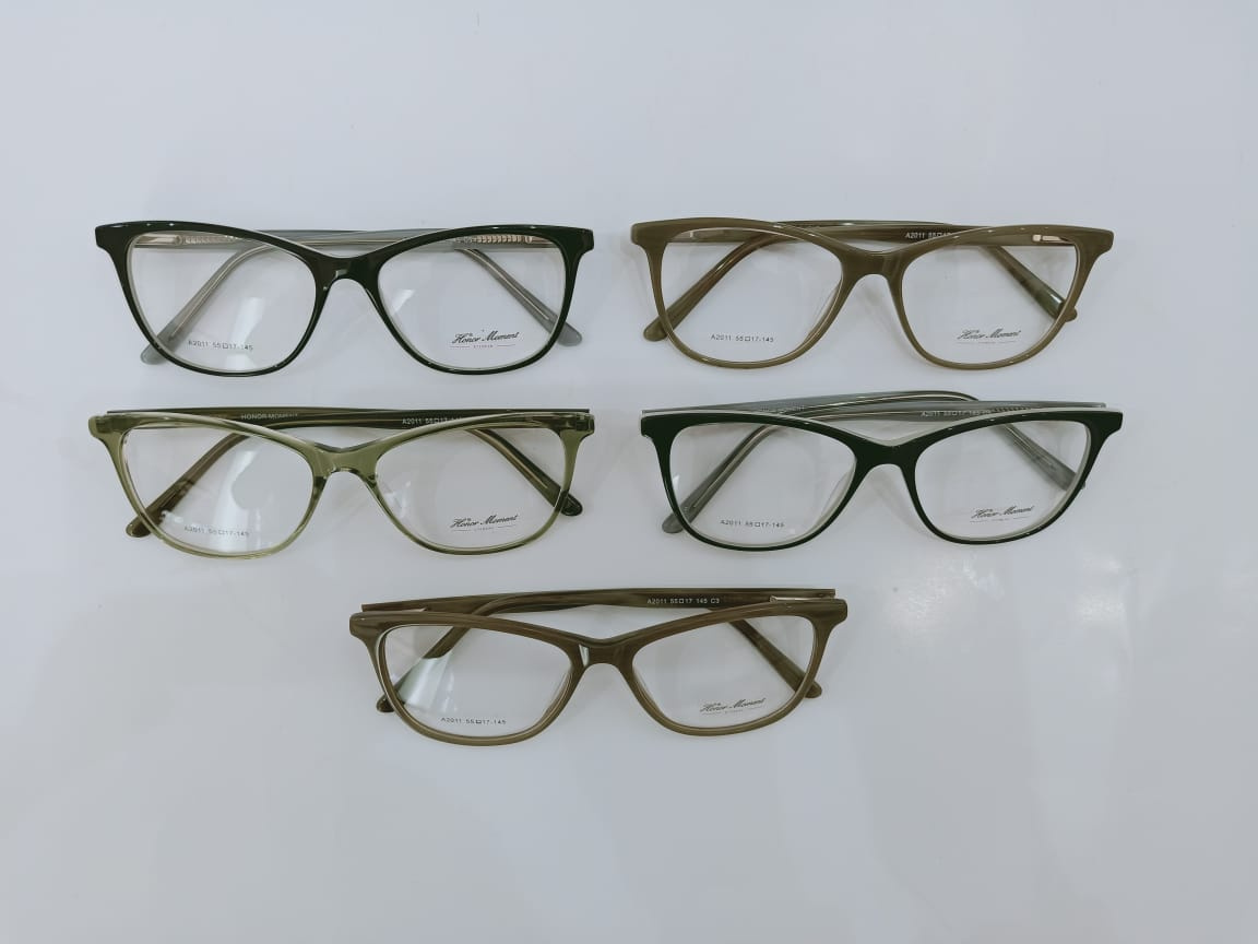 Modelo: A2011
Colores: Cafe, Verde, Negro