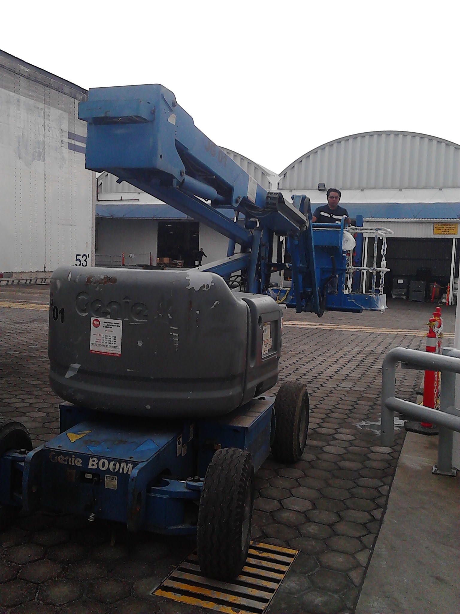 INSTALACIÓN DE LUMINARIAS