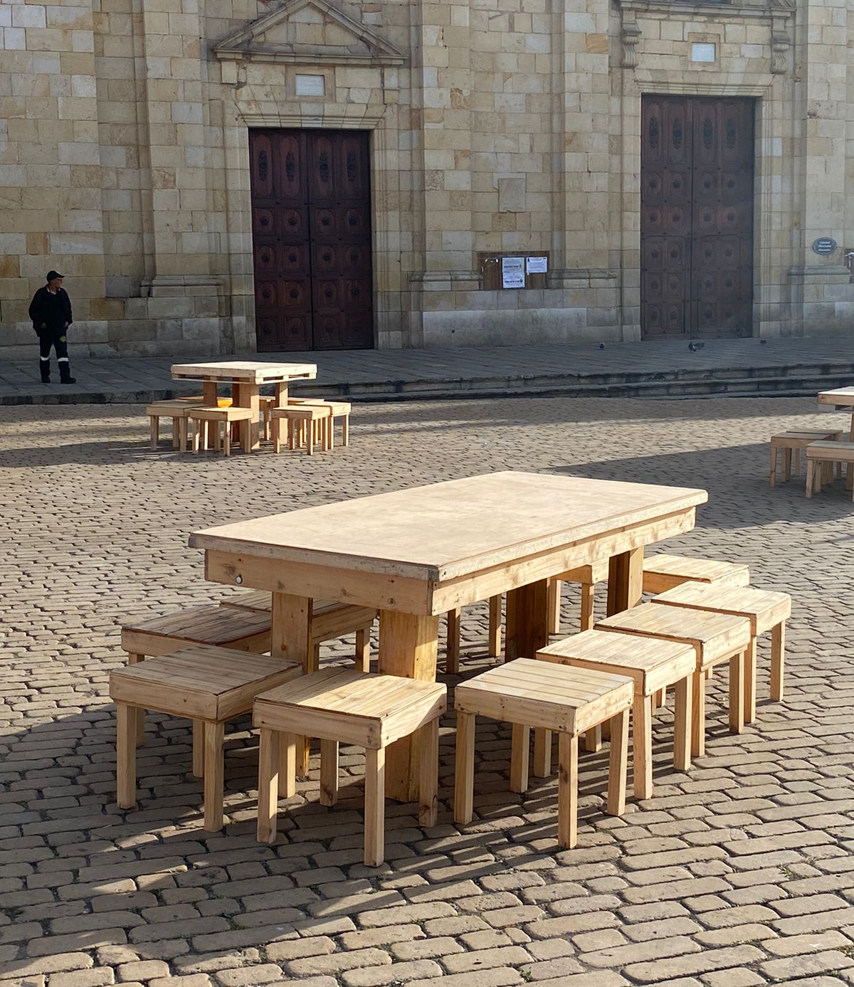 Rectangular Color Natural
Con 10 Bancas Color Natural
2.20X1m
$ 160.000