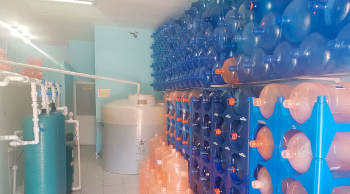 Santa Lucia Agua Purificada - LAVADO DE GARRAFONES
