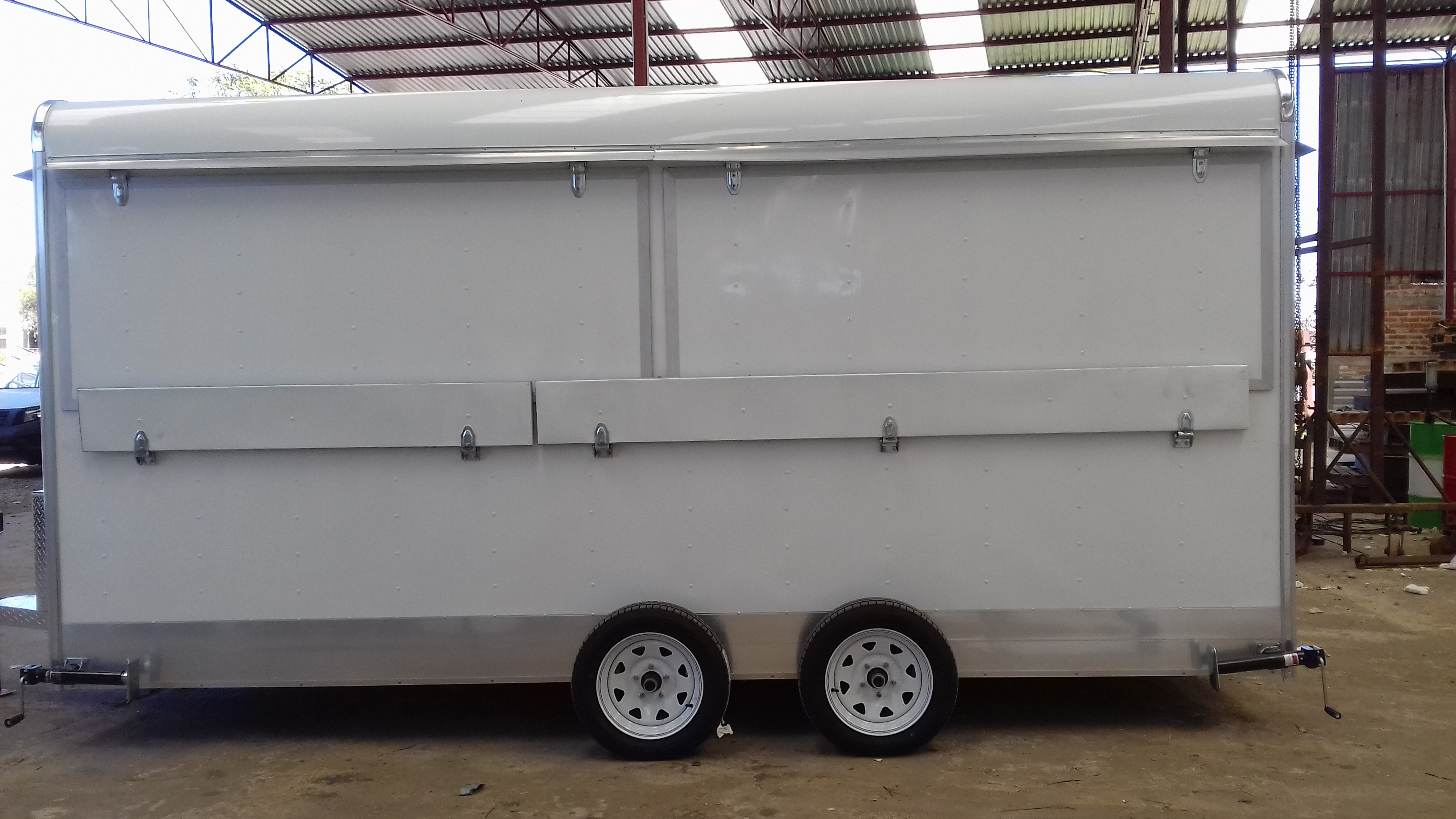 REMOLQUE LONCHERO DOBLE EJE