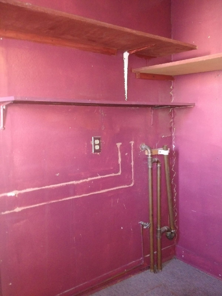 186 Saint James #3 Laundry