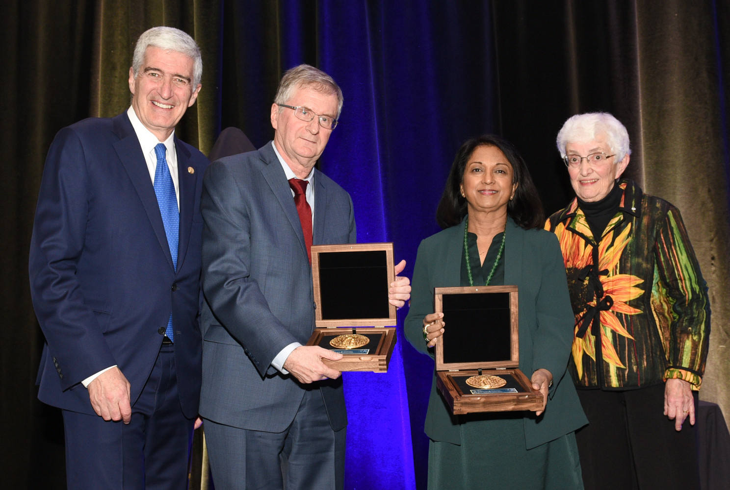 2019 - Bernard Lachapelle, President Innovation Life Canada-Prix Galien Canada; Dr. Brian 
O'Dowd and Dr. Susan George, Faculty of Medicine, University of Toronto ; Dr. Jean Gray, 
President of the Jury of Prix Galien Canada