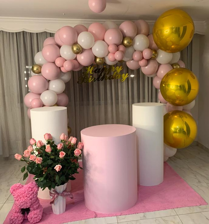 Kit 3 Cilindros Blanco y Rosado
FORRADO EN TELA DEL COLOR
Principal 60, 5D X 80CM Altur
Mediana 40, 5D X 1,02 M Altura .
Pequeña 40, 5D X 58 CM Altura.
$ 150.000