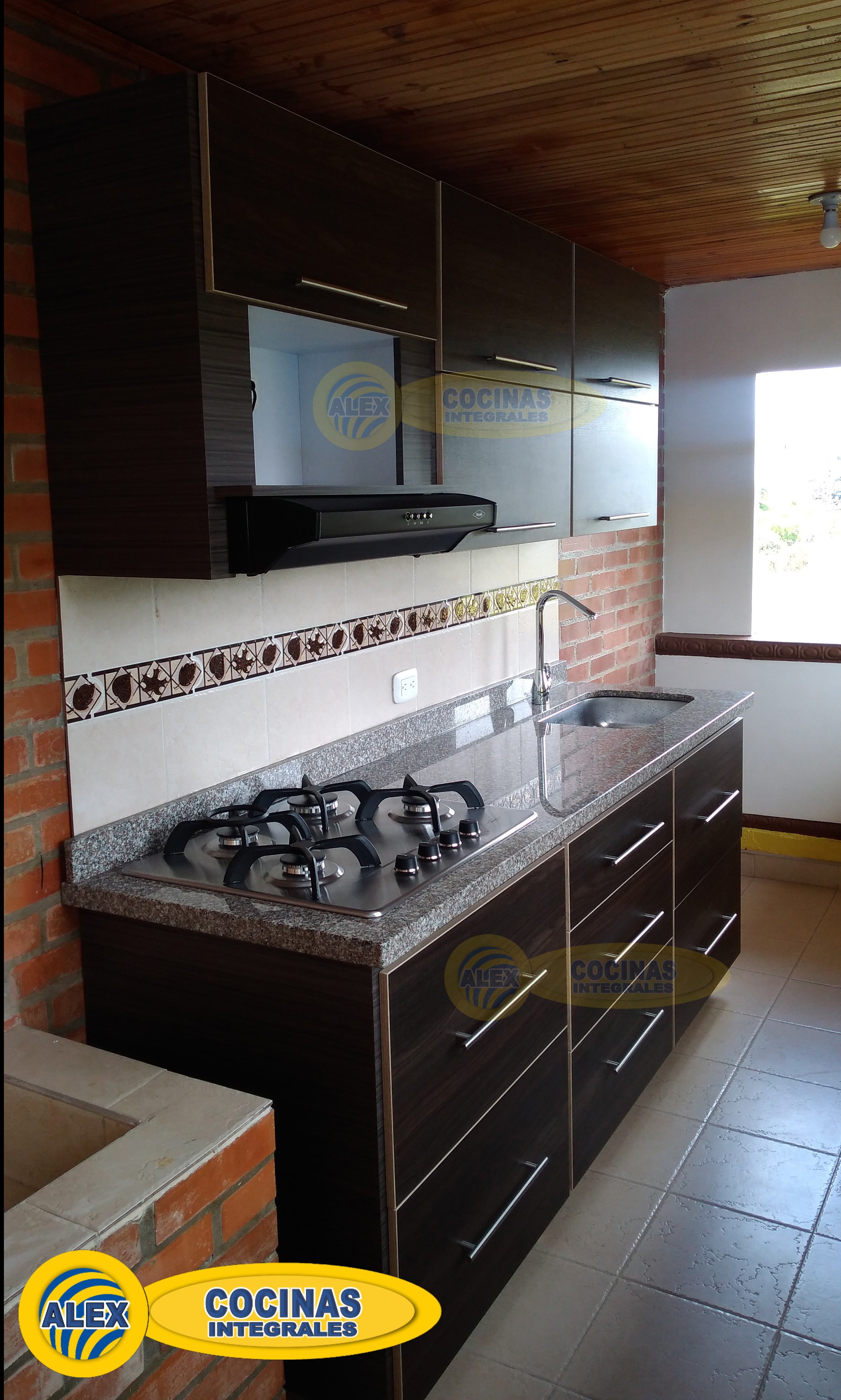 Cocina lineal color Roble Ahumado