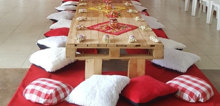 Cojines en tela felpudo
Color Rojo, blanco y cuadros
44cm x 44cm
Alquiler $ 5.000
Precio Unitario
Manta para piso $ 20.000