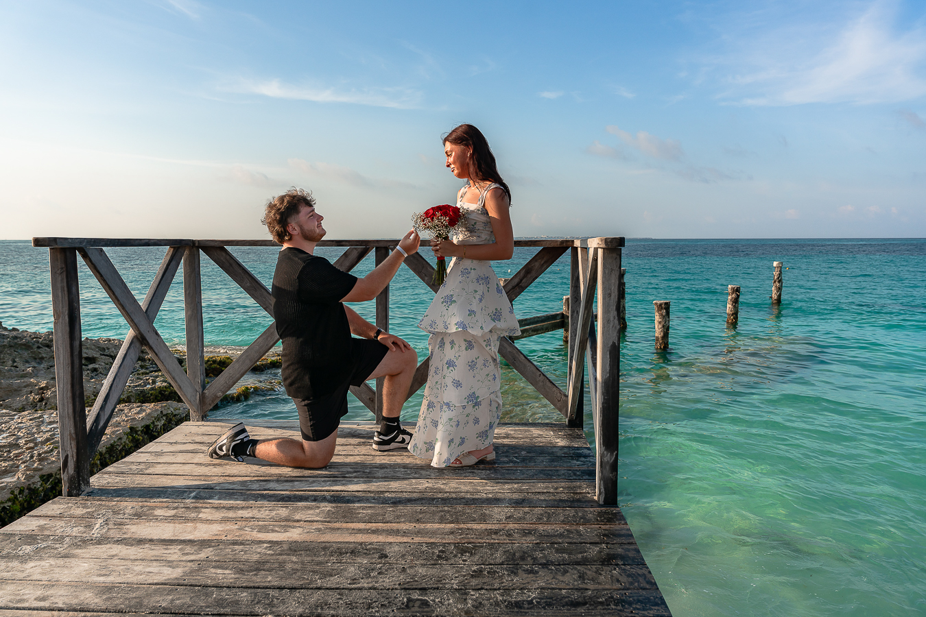 https://0201.nccdn.net/1_2/000/000/17e/3b3/romantic-proposal-in-cancun-sunset--riu-palace-las-americas-canc.jpg