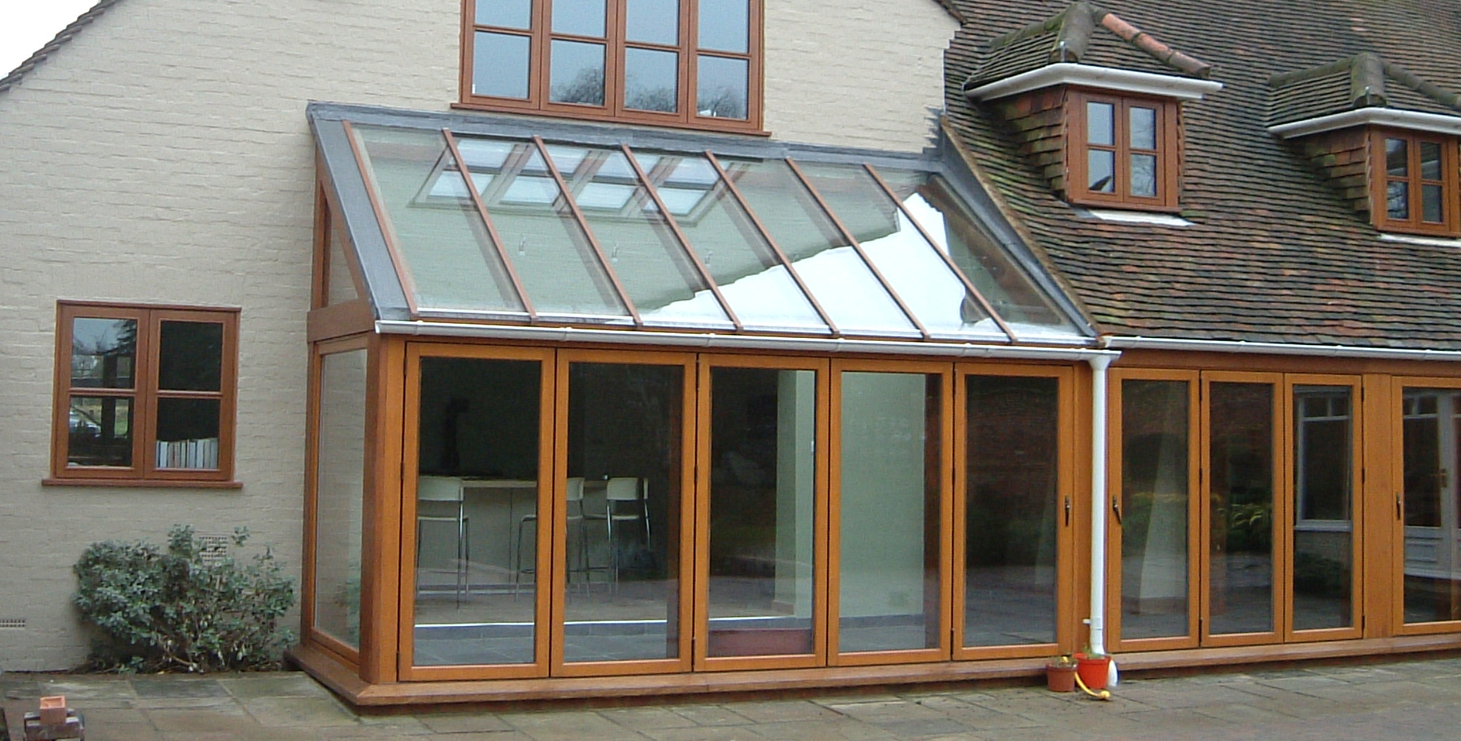 yellow and black fork lift