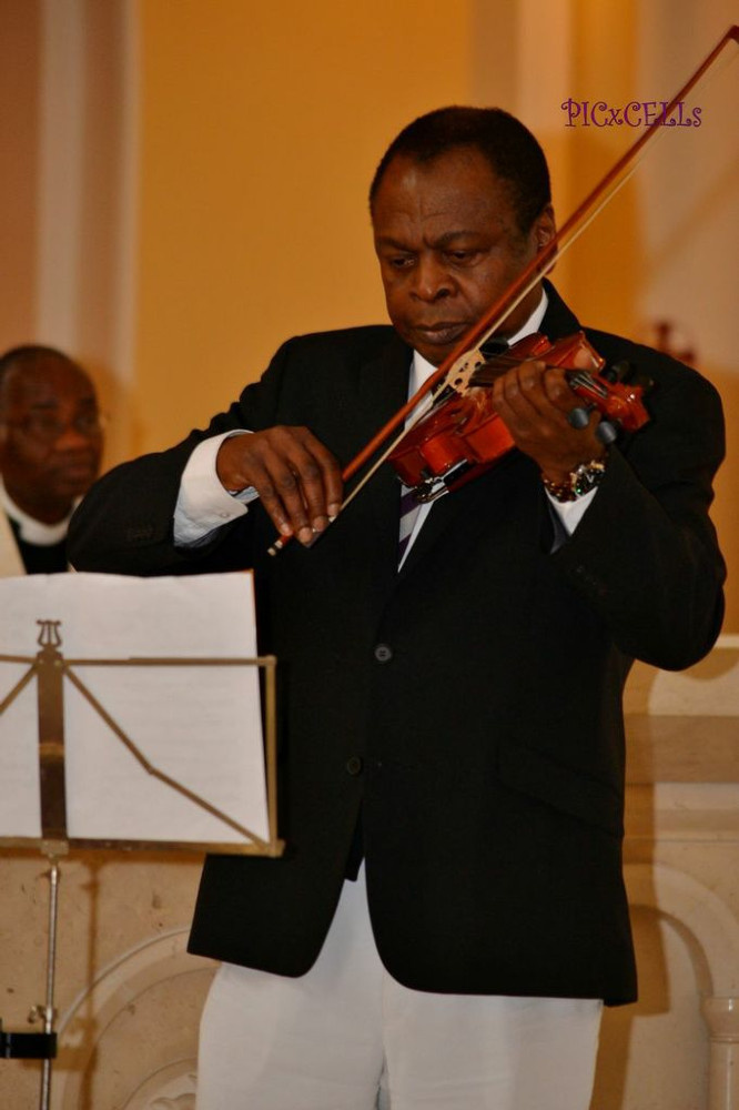 Freddy Lawson playing the violin