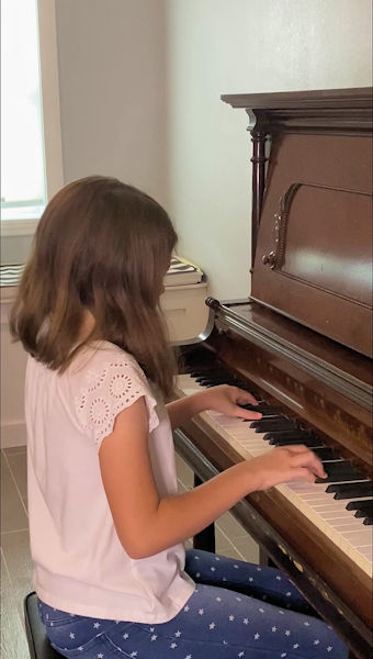 https://0201.nccdn.net/1_2/000/000/17e/979/2022-virtual-student-recital-3.jpg