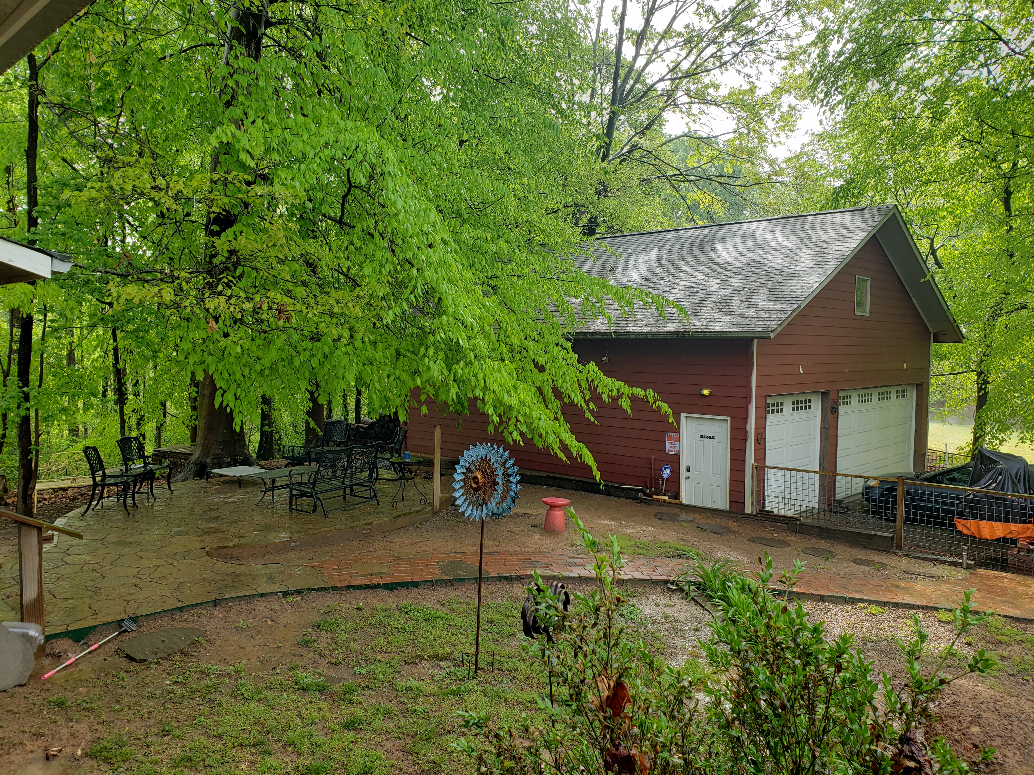 Detached garage