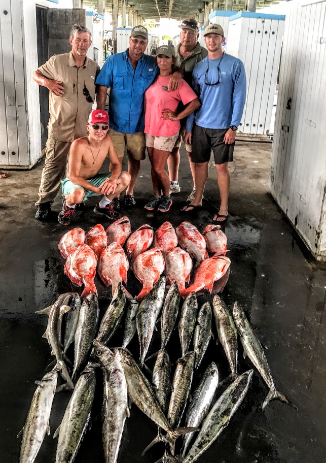 https://0201.nccdn.net/1_2/000/000/17f/72a/snapper-and-kingfish-galveston-tx.jpg