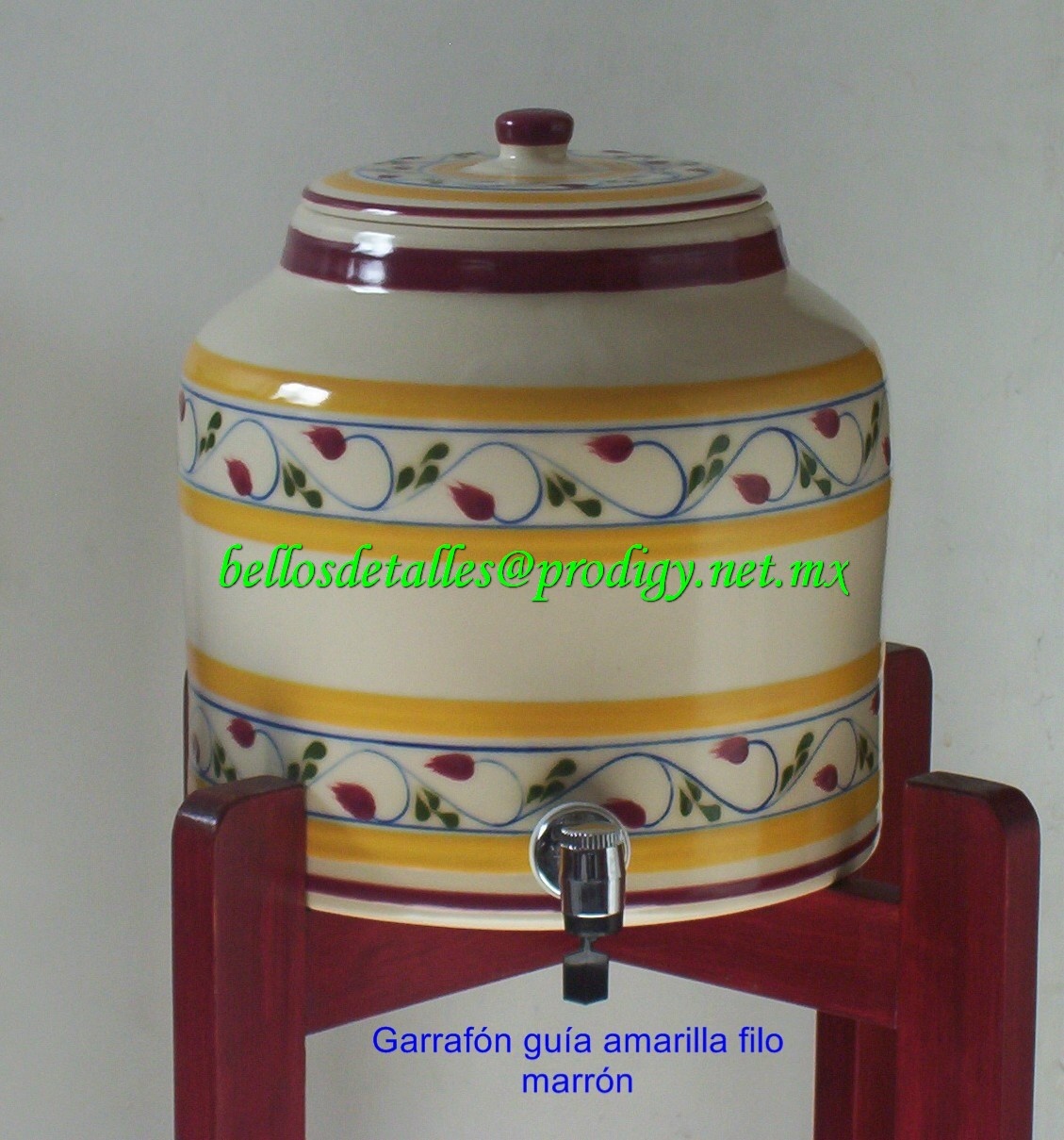 https://0201.nccdn.net/1_2/000/000/17f/bb8/Garraf--n-gu--a-amarilla-filo-marr--n-1129x1209.jpg