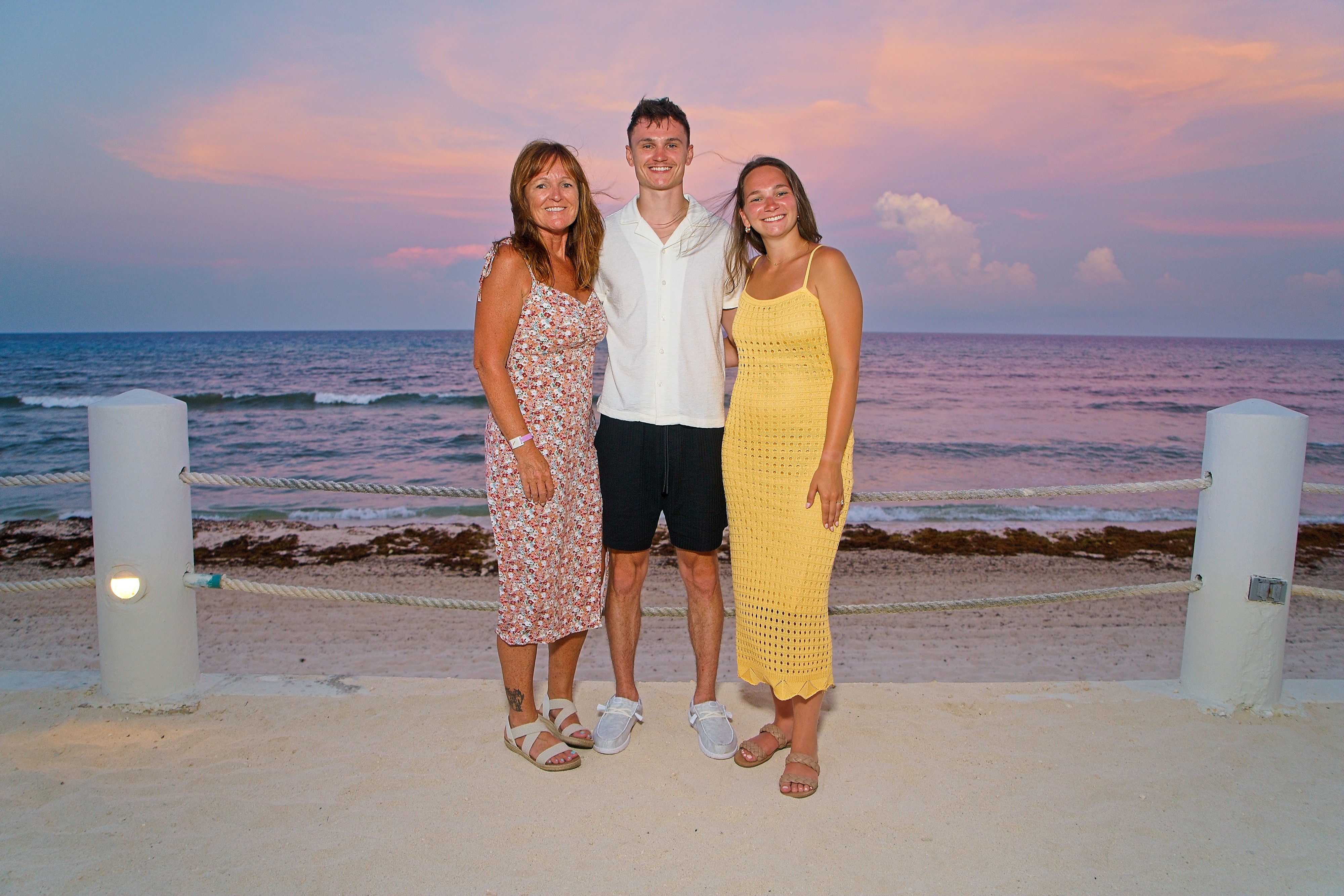 https://0201.nccdn.net/1_2/000/000/17f/efc/engagement-moment-captured-%E2%80%93-proposal-photos60.jpg