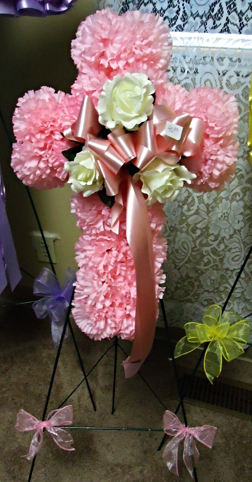 (4)) "SILK" Small Cross Spray
(W/ Stand
(Colors Vary)
$50.00