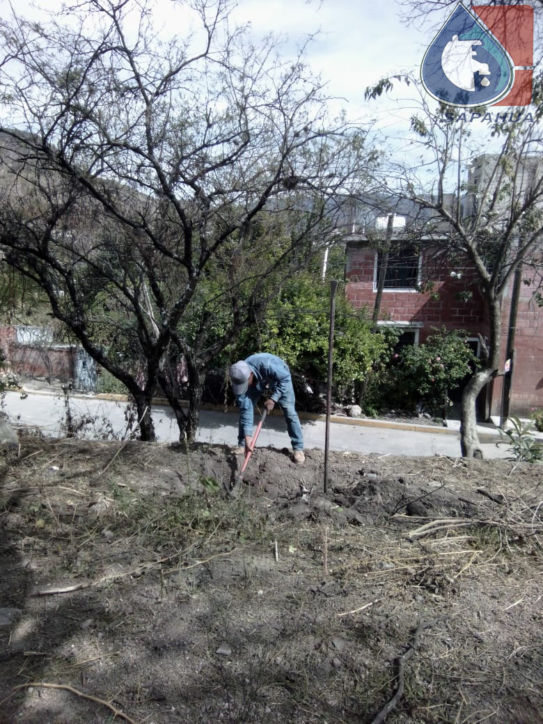 REPARACIÓN DE FUGA DE AGUA EN PROLONGACIÓN  DE  21 DE MARZO