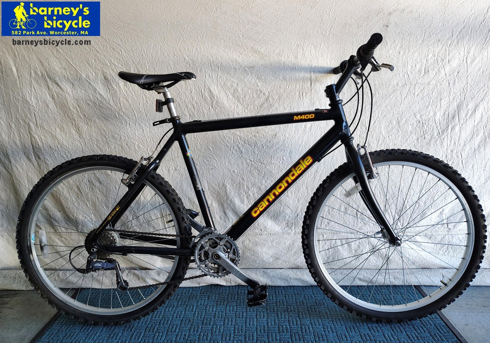 Cannondale M400
Frame Size: 20" LG / Rider Height: 5'10-6'1
Price: $389.00 (Professionally Tuned)
