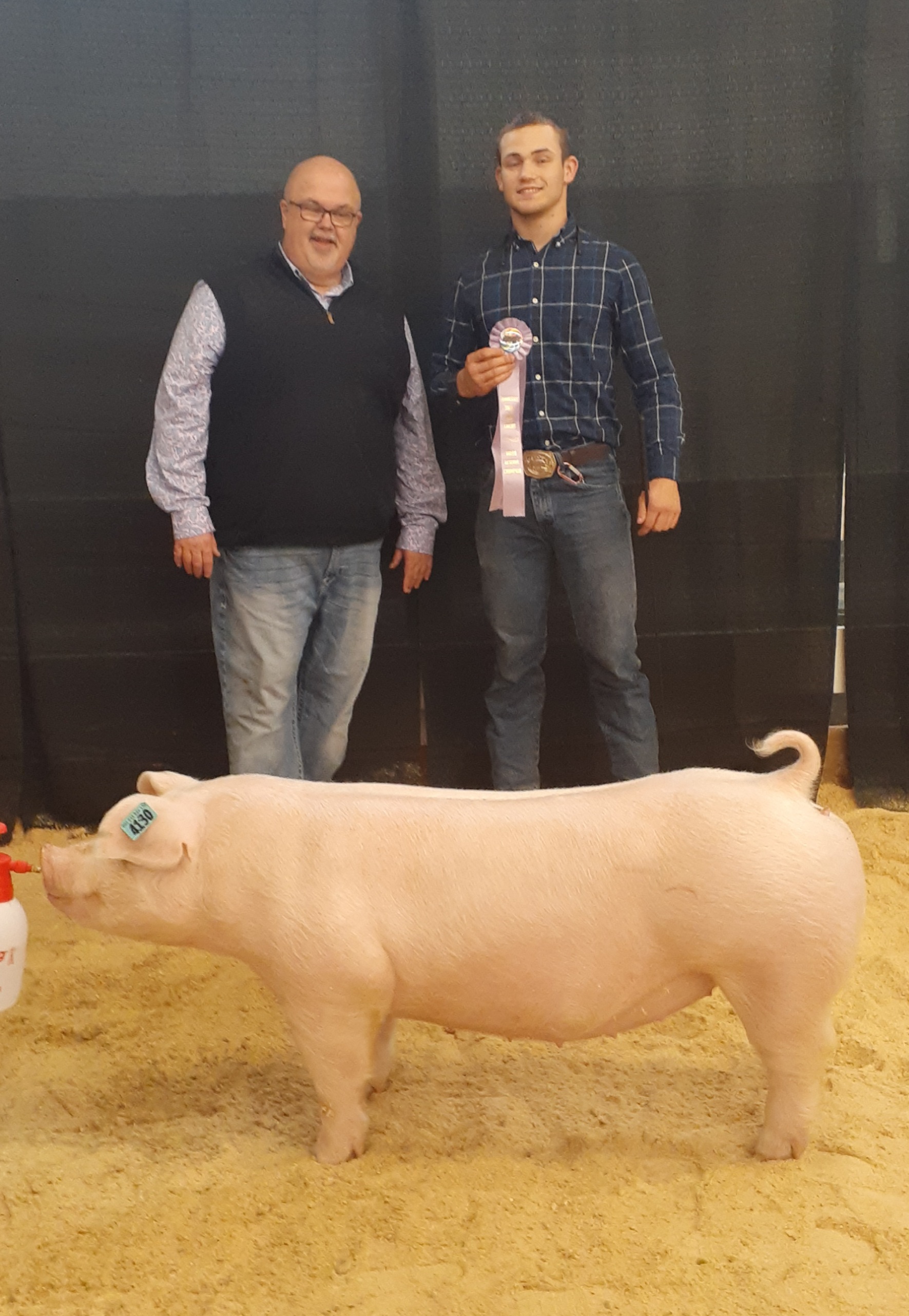 Kalan Lusk
2022 New Year Countdown Spectacular
Champion Chester White Gilt
2021 Freeze Out 
Reserve Champion Chester White Gilt