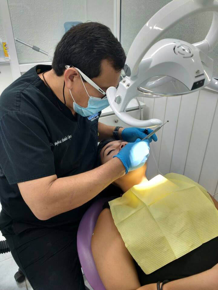 Hernández Dental Clinic - CORONAS
