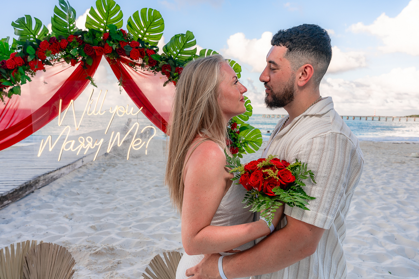 https://0201.nccdn.net/1_2/000/000/182/e52/romantic-proposal-in-cancun-riu-cancun-allinclusive151.jpg.jpg