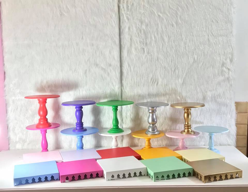 Base Redonda Para Postres
30 cm Diámetro $ 20.000 
Bases Planas Troqueladas
Medidas: 30cm X 30cm 
$20.000
