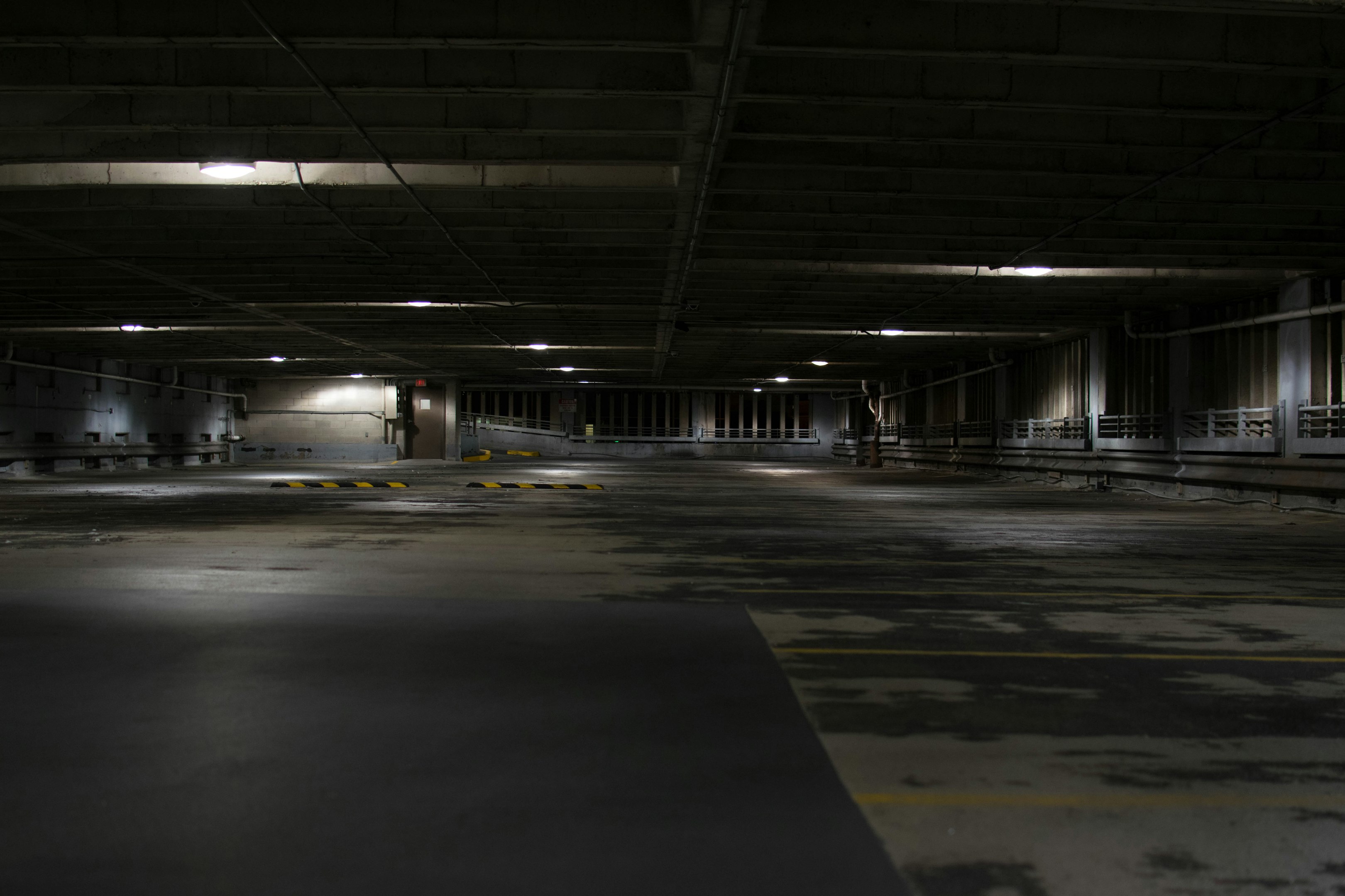 espacio de estacionamiento interior