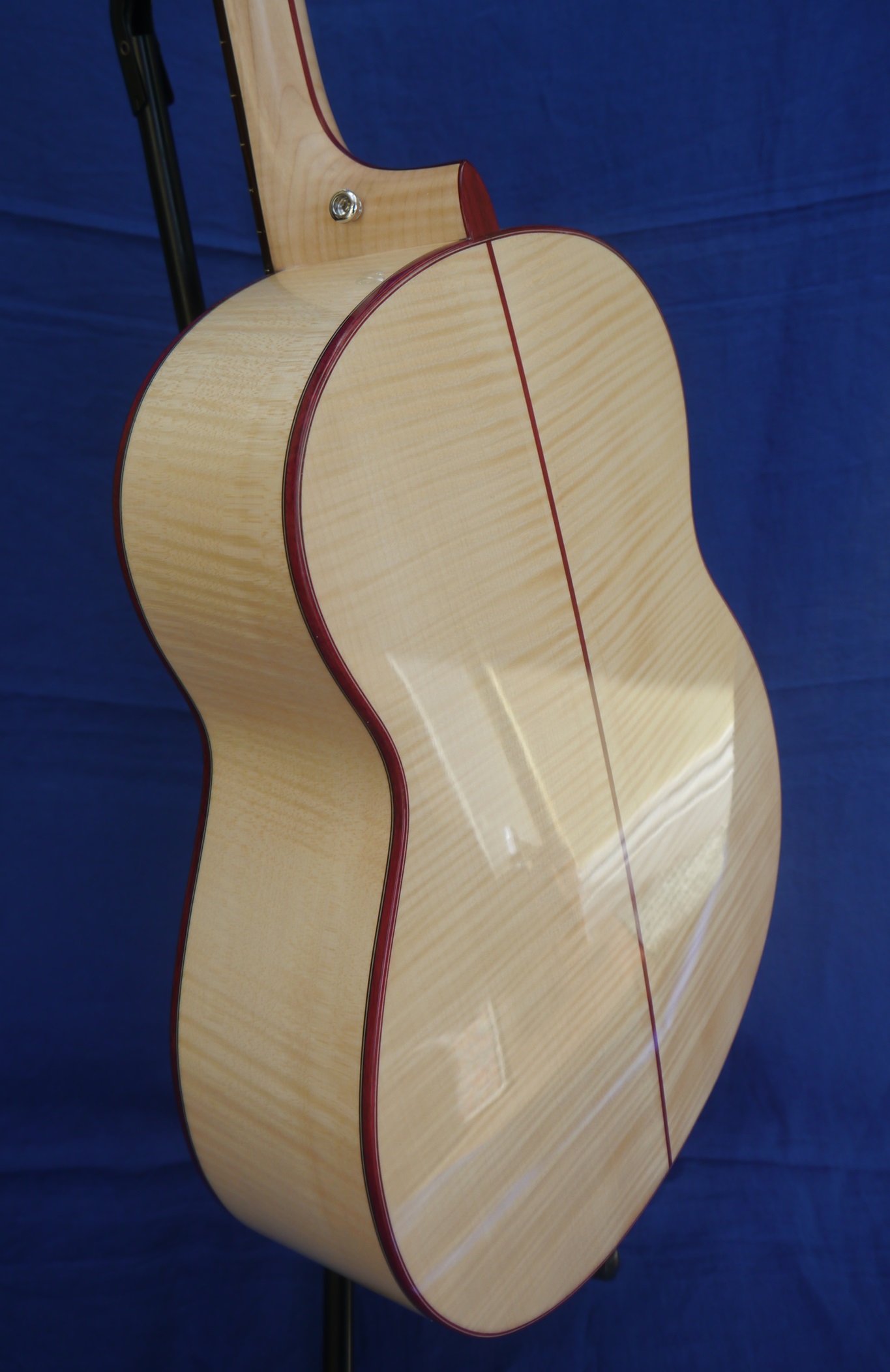 https://0201.nccdn.net/1_2/000/000/184/bda/jumbo-flame-maple-back.jpg
