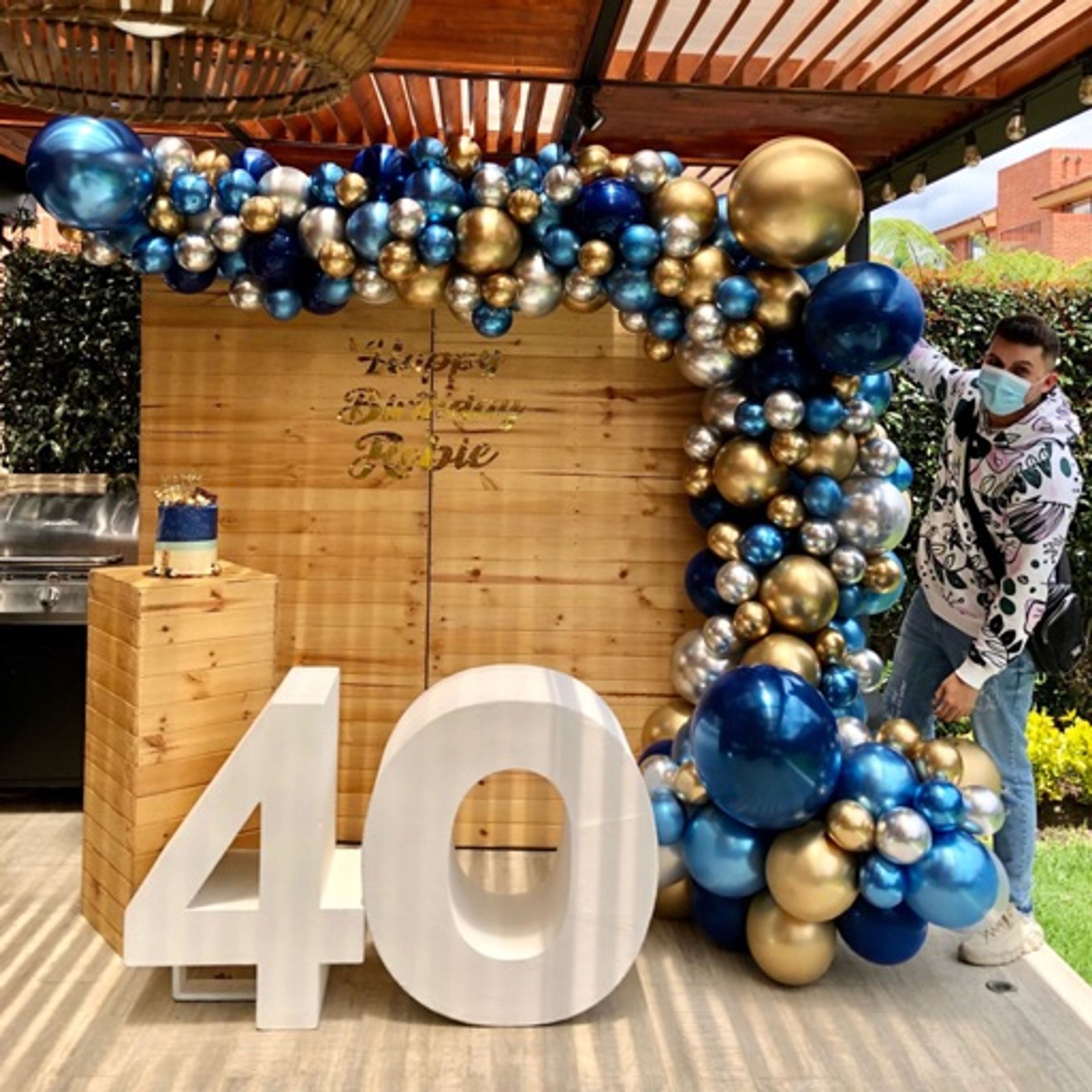 Altura 2.20m X 1.04m
Imagen referencia 2 modulos
Pared enchapa color Natural
$ 50.000 precio unitario
Personalización $70.000