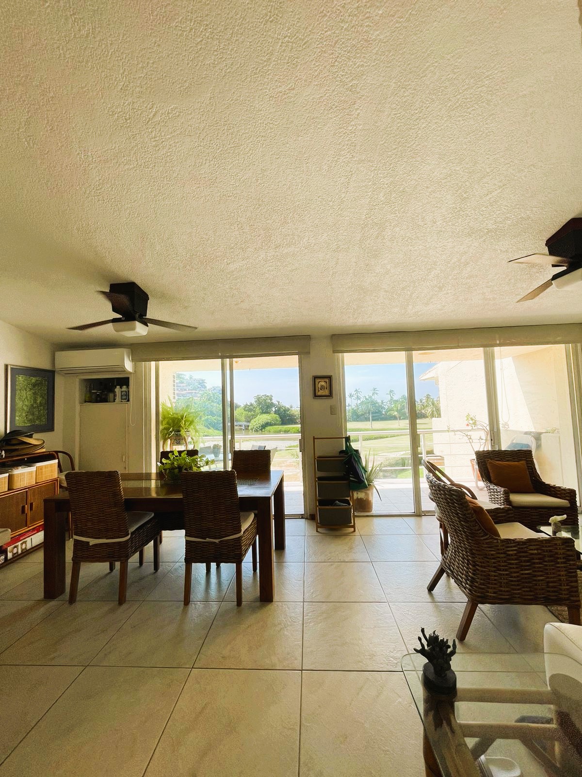 https://0201.nccdn.net/1_2/000/000/185/2c1/image-sala-comedor.jpeg