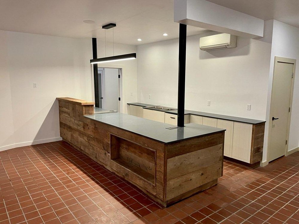 So with offering our fire collection of cabinetry from the basics to a custom color from the Sherman-Williams collection here is our selection of the following counter tops in different photos for your review.