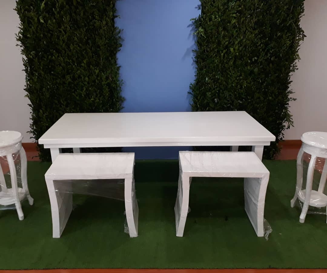 Altura 2.20m x 1.04m
Azul Celeste $ 60.000
Jardines Naturales $ 130.000
precio unitario