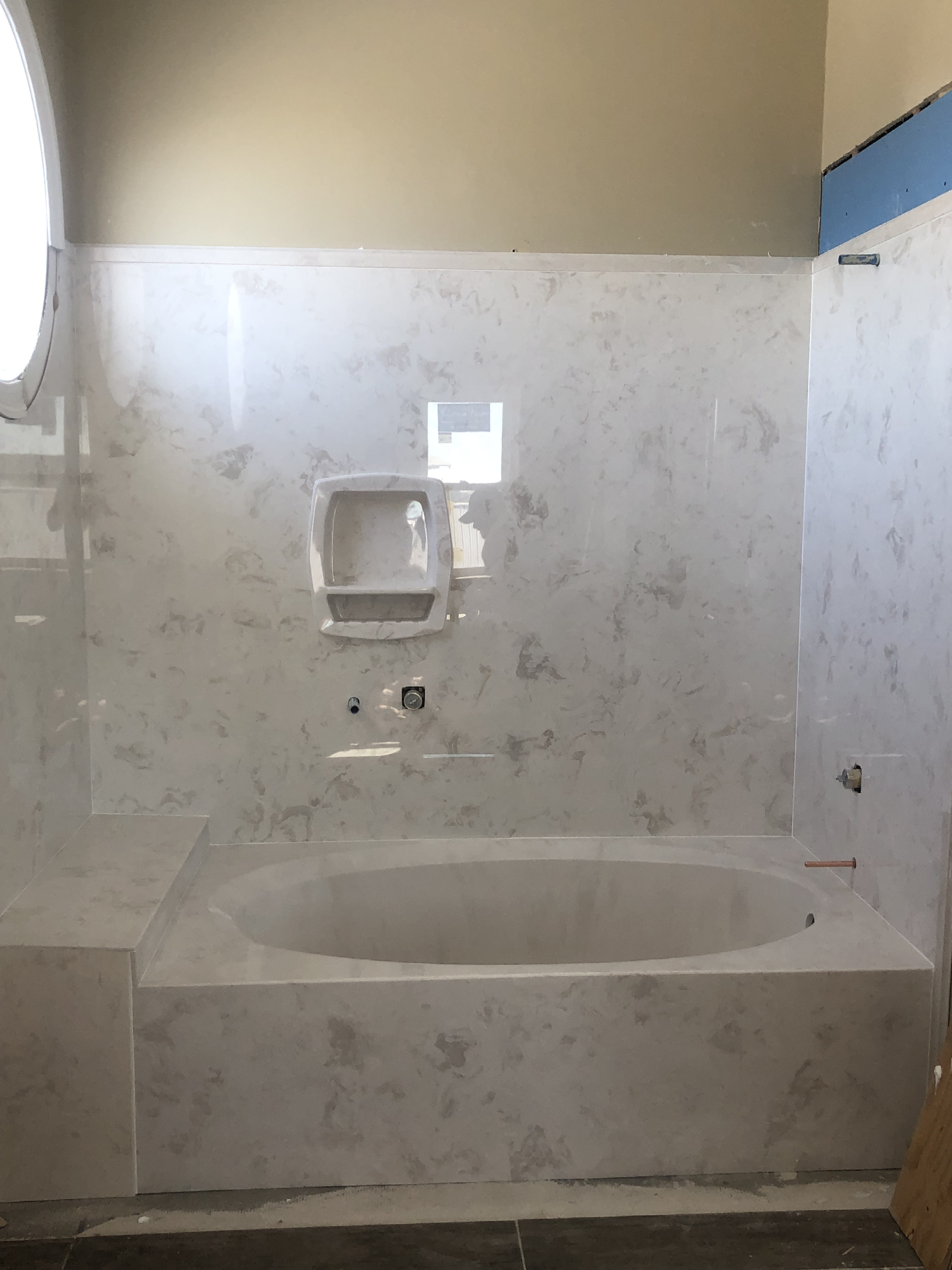 https://0201.nccdn.net/1_2/000/000/186/fa3/White-on-White-Tub-and-Seat-4032x3024-2738x3651.jpg