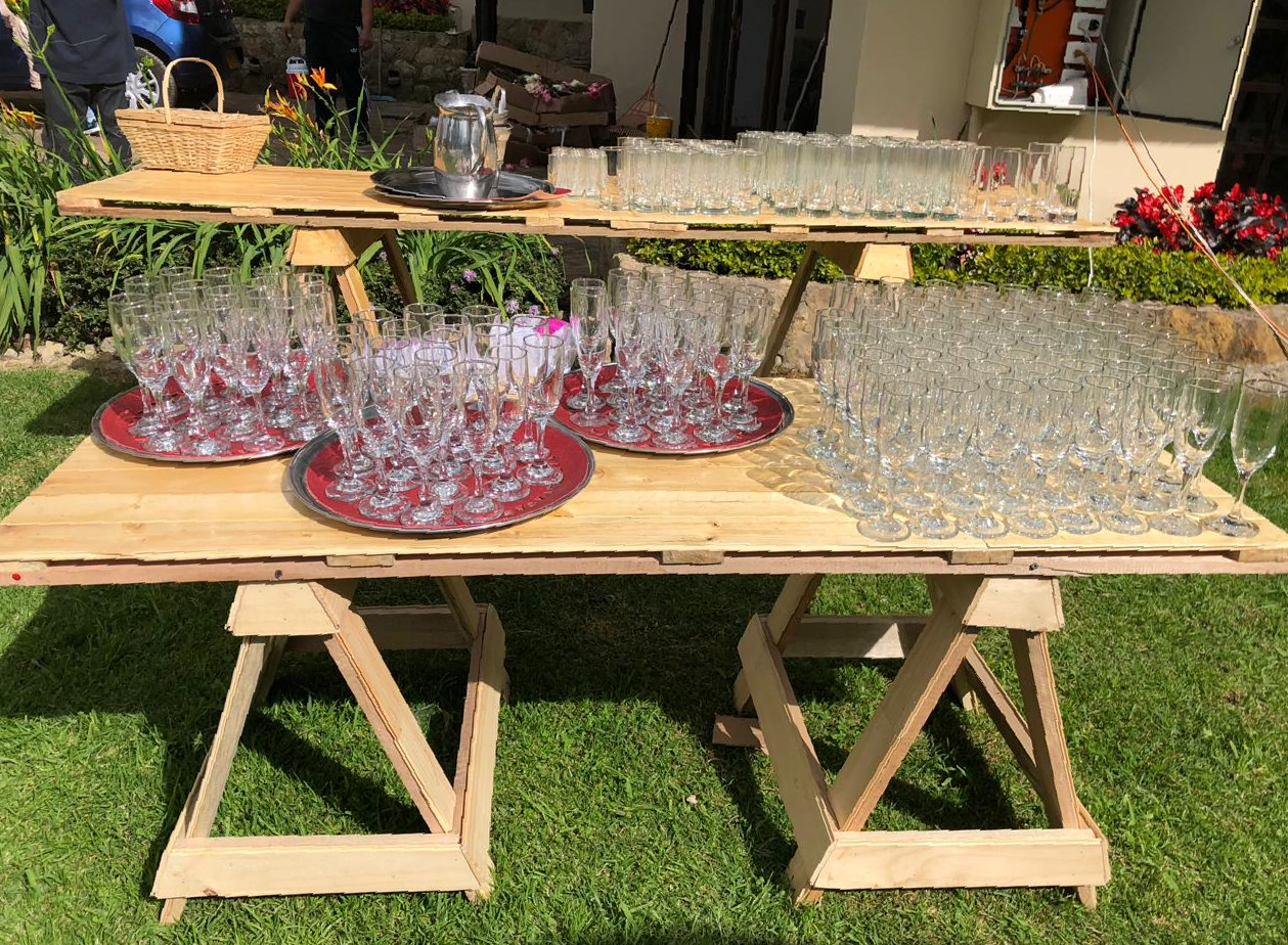 ** Doble Tipo Caballete
Caballete Pequeña
1.62Cm x 71cm Alto
Caballete Grande
2.15Cmx82Cm Alto
$ 130.000