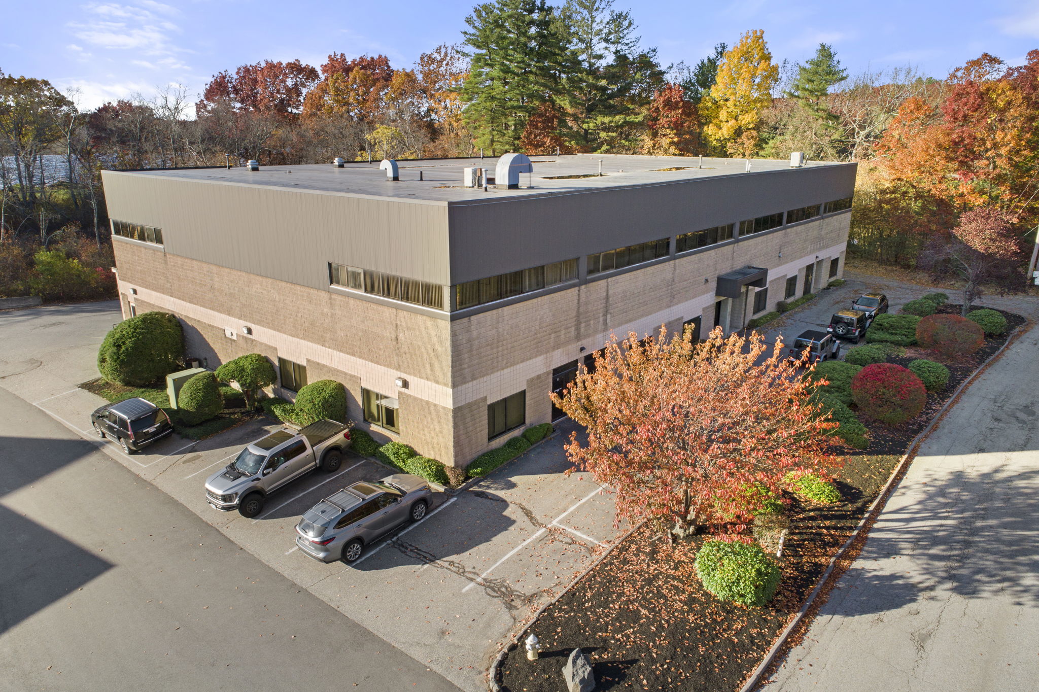 https://0201.nccdn.net/1_2/000/000/187/0b0/exterior-1.jpg