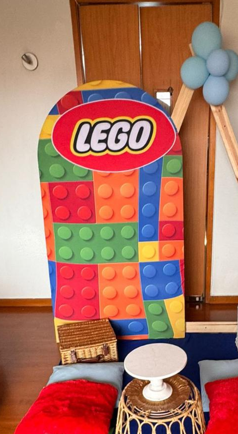 Panel Ovalado Tematico
$80.000 en Alquiler
Precio unitario
1.83 de altura por 1mts de ancho