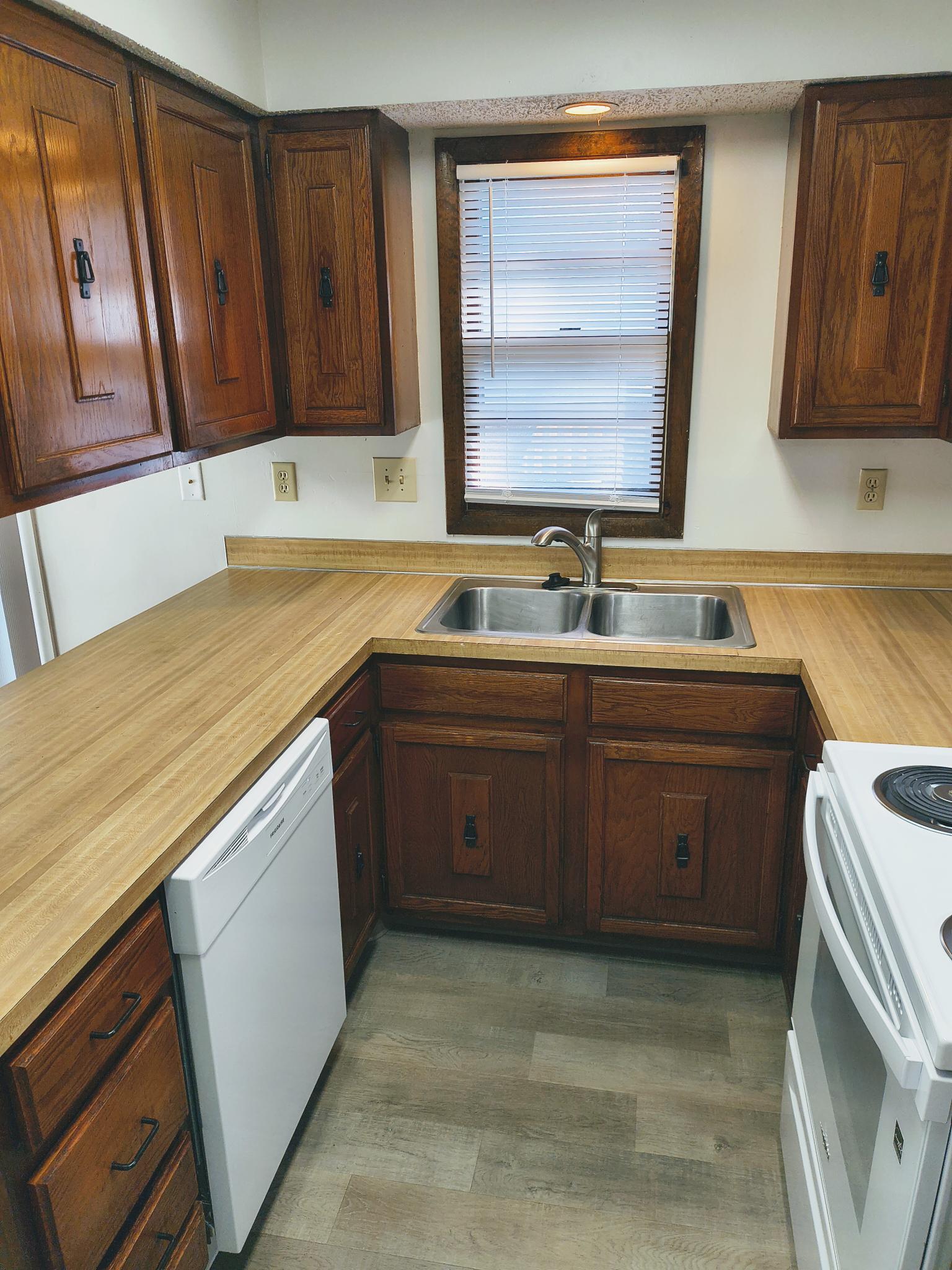 https://0201.nccdn.net/1_2/000/000/188/249/kitchen.jpg