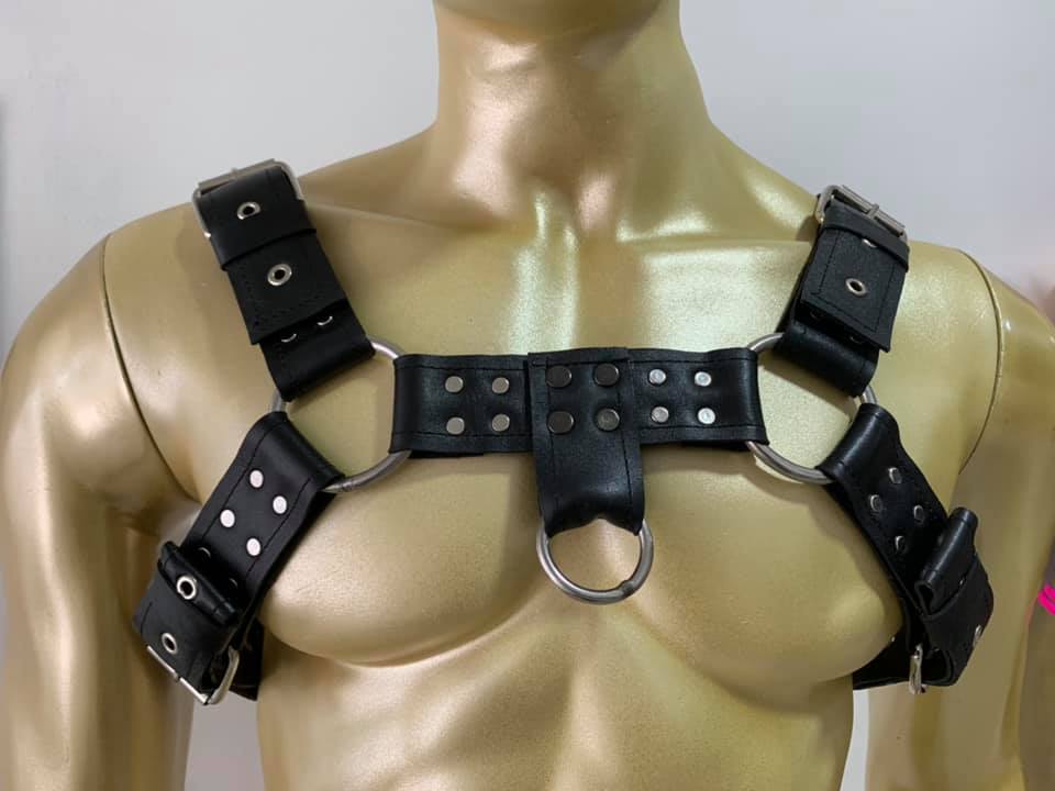 ARNES DE HOMBROS PARA CABALLEROS
NEGRO
AZUL
ROJO
$ 120.000