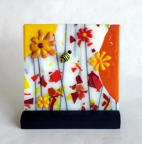 "Autumn Flowers"
by Nataliya Guchenia
Glass Size - 6-1/8"H X 6-1/8"W
$200.00
