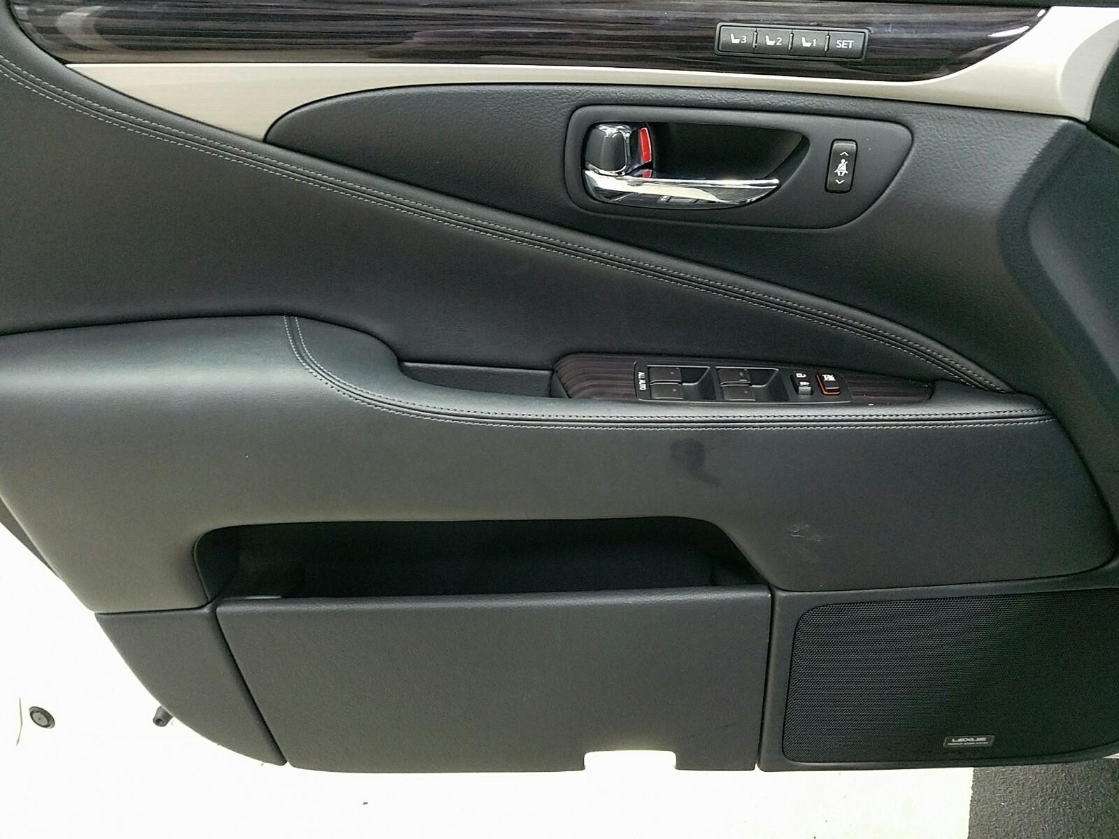 DRIVERDOORPANEL