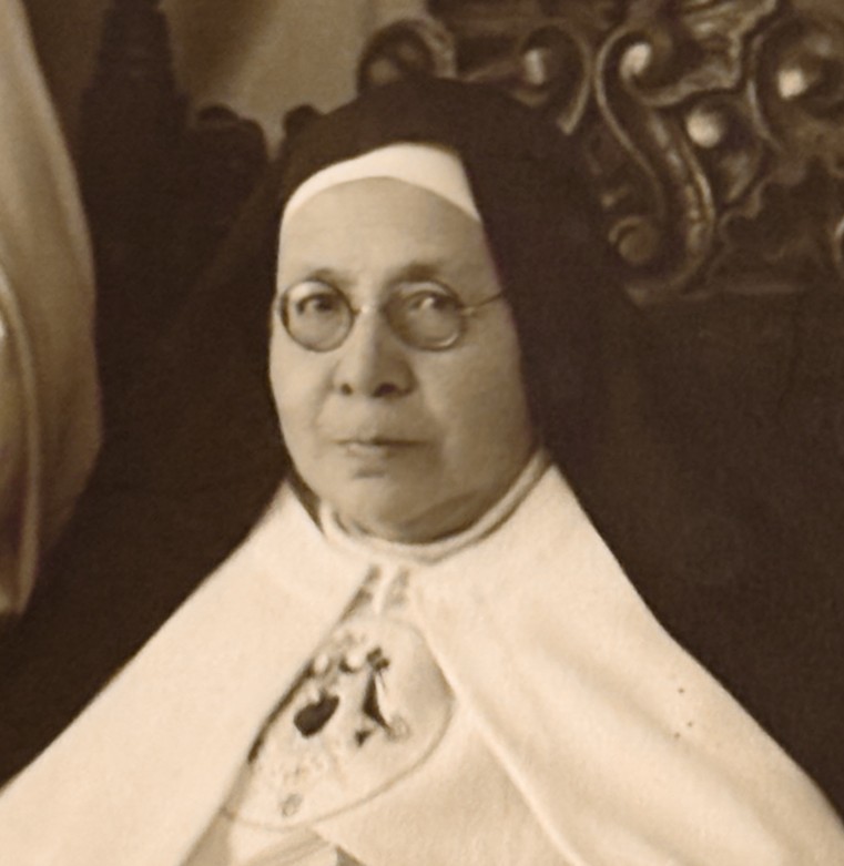 FUNDADORA: 
Josefina María Valencia y Rodriguez