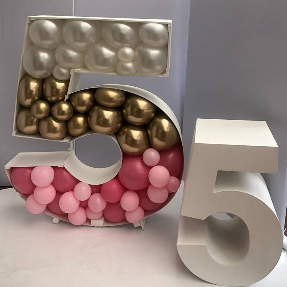 Numero 5 Hueco Para Globos
Profundidad 24cm
Altura: 1.40 Metros
CON Globos $150.000
SIN Globos $60.000