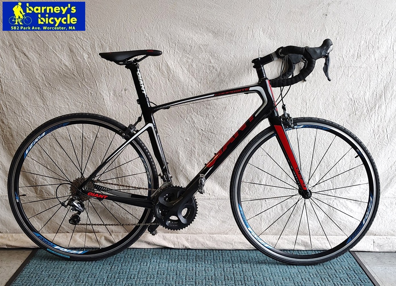 Giant Defy 1 
Frame Size: MD Full Carbon 
Rider Height: 5'7-5'10
Drivetrain: Ultegra 2x10
Price: $1279.00 (Professionally Tuned)