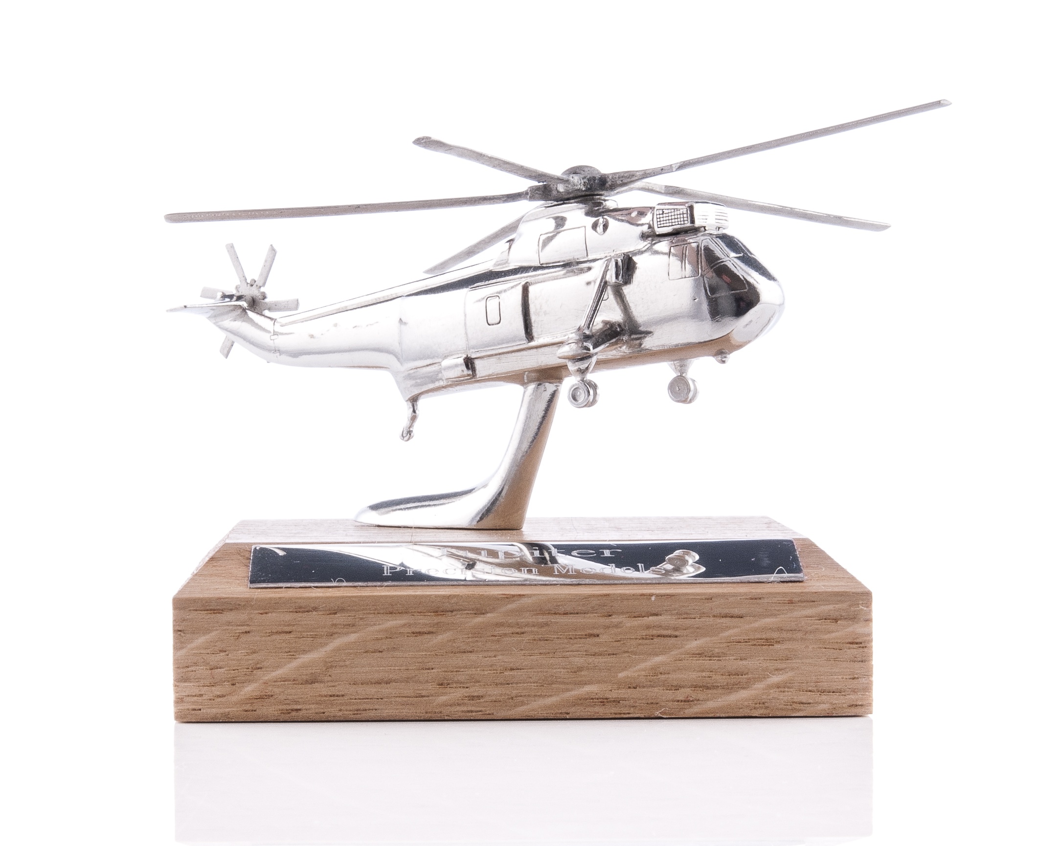https://0201.nccdn.net/1_2/000/000/189/cf5/Sea-King-MK4-2163x1730.jpg