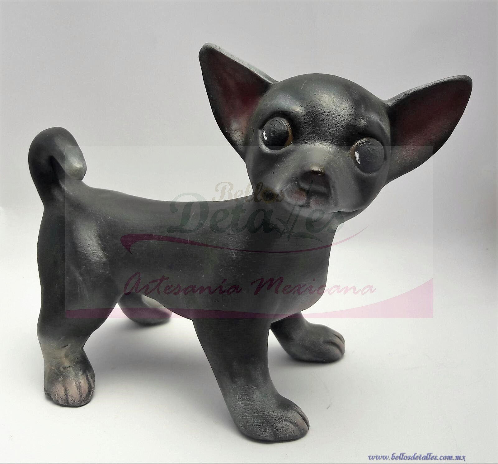 https://0201.nccdn.net/1_2/000/000/189/d48/Chihuahua-negro--alcanc--a-1600x1489.jpg