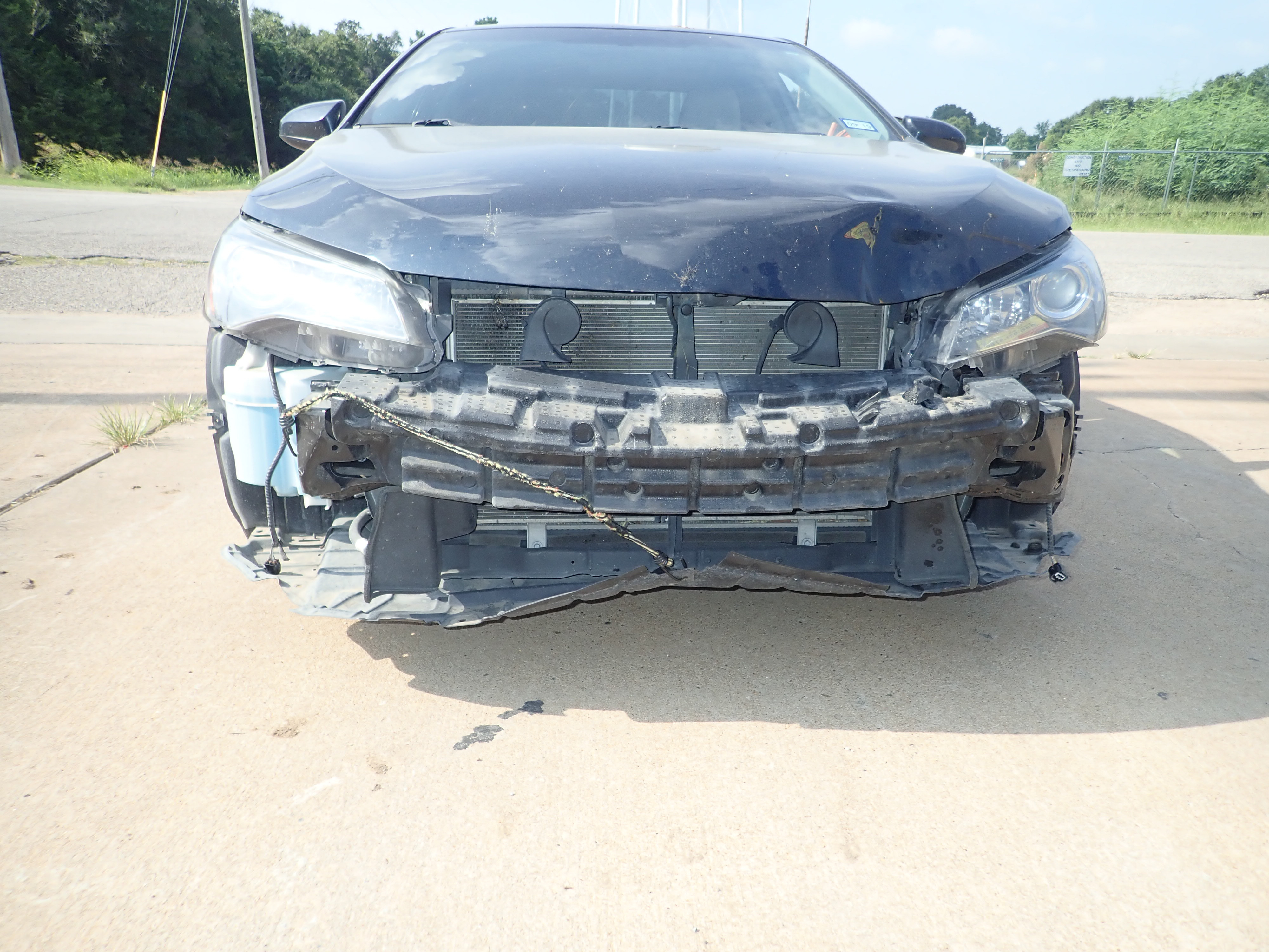 2016 Toyota Camry
Front End Damage
