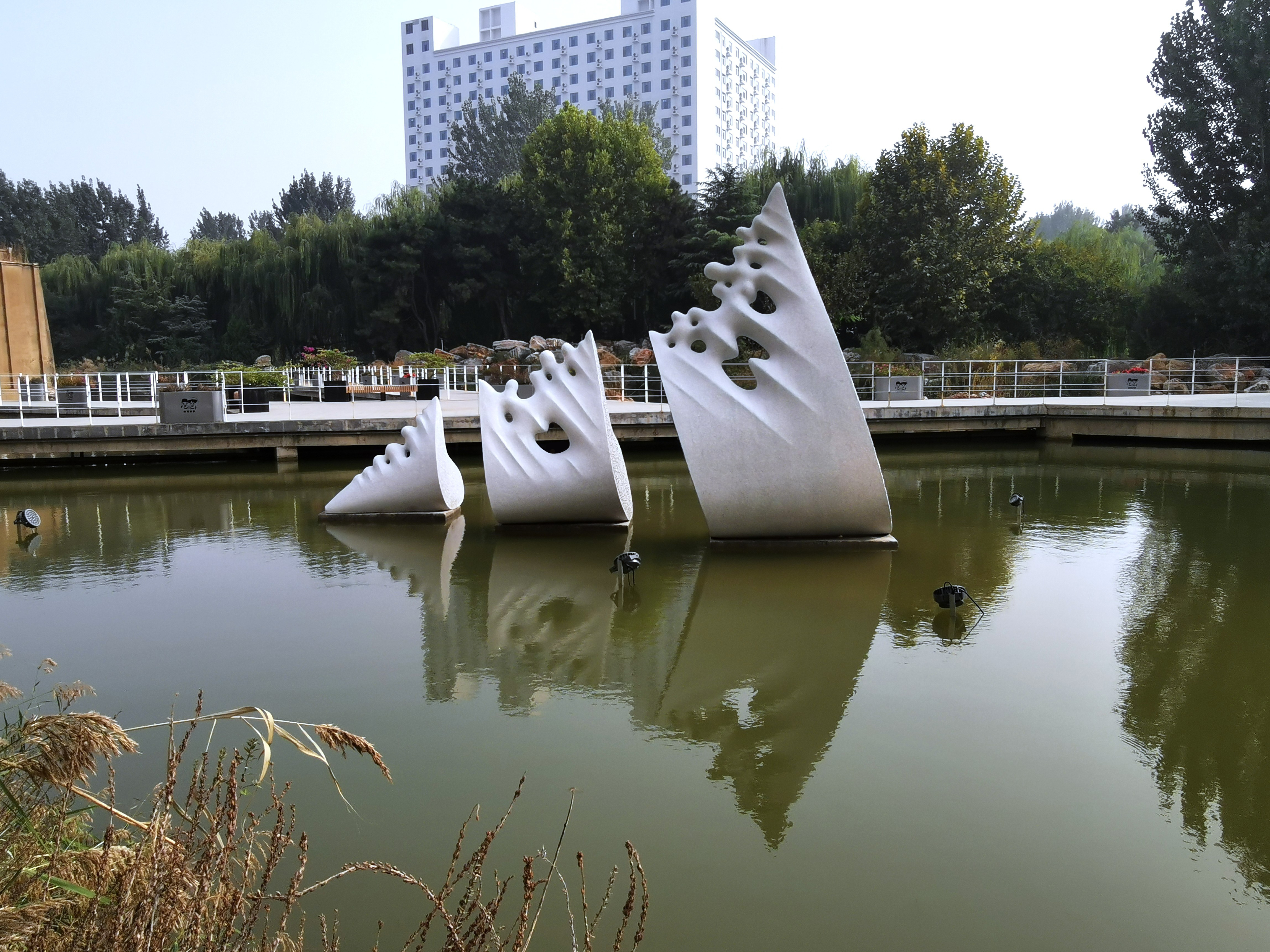 Soaring Symphony- White granite - H.400 cm.- HAFA, Academy of Fine Arts - Habei, China