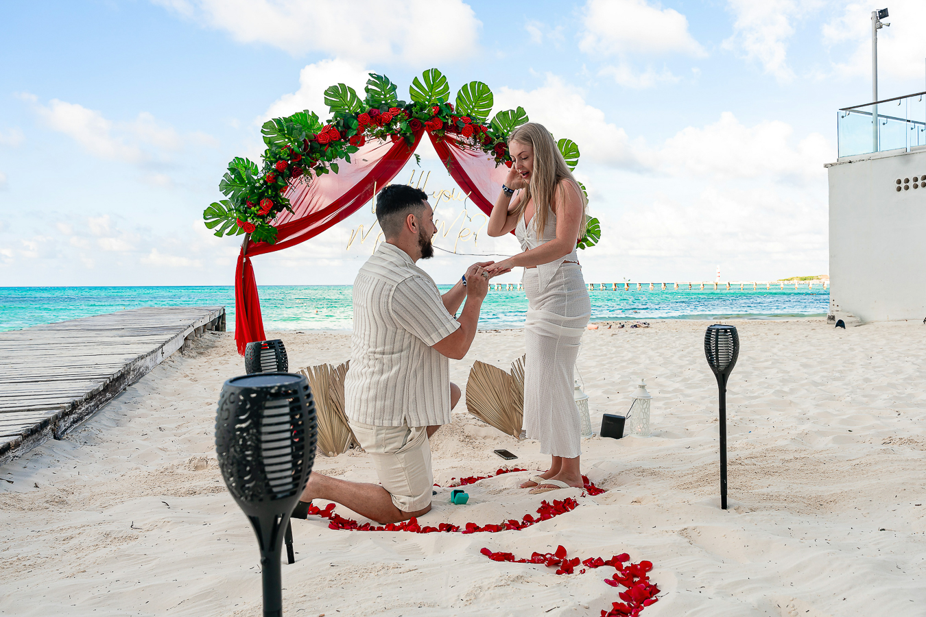 https://0201.nccdn.net/1_2/000/000/18a/a7f/romantic-proposal-in-cancun-riu-cancun-allinclusive104.jpg.jpg