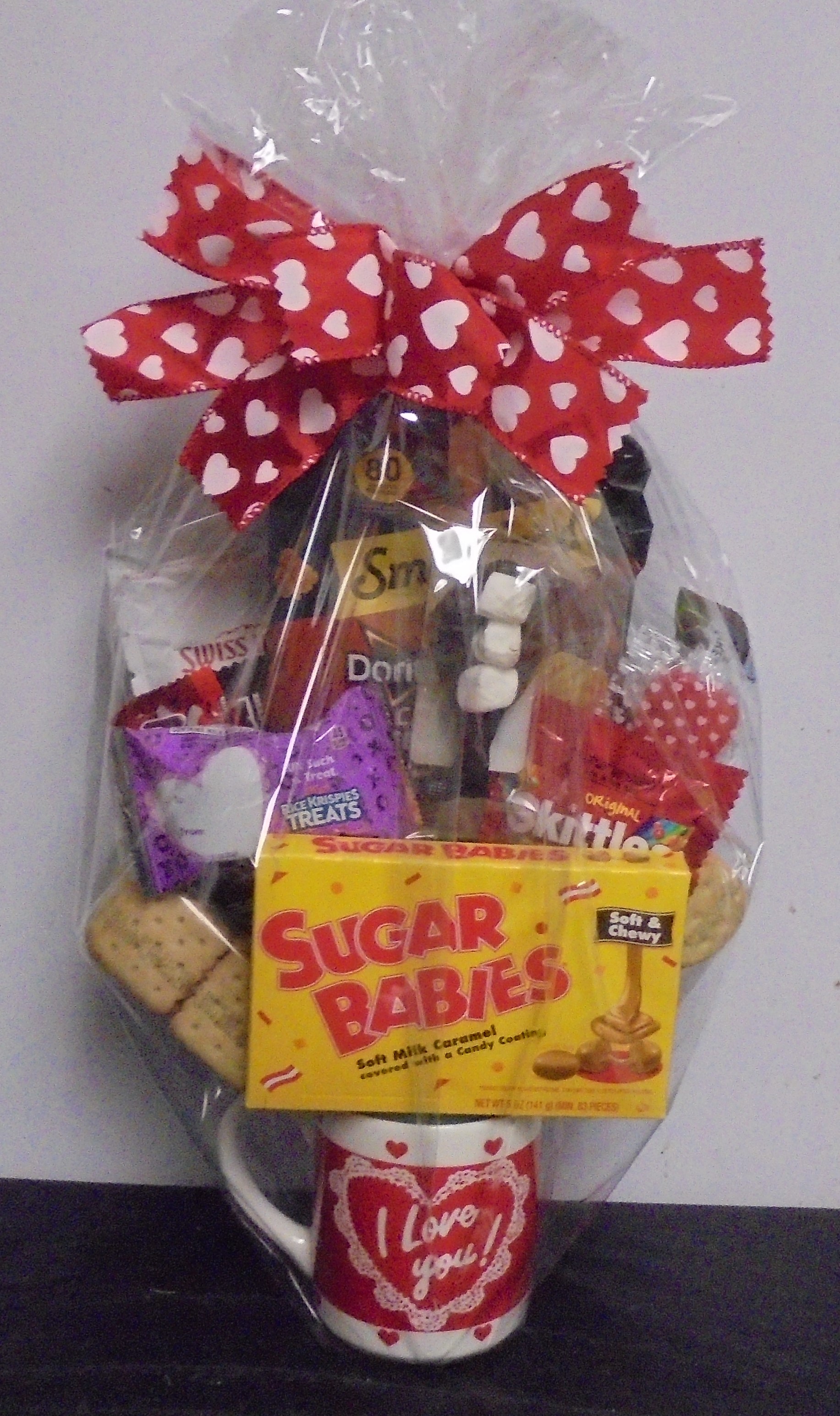 (28) "Valentine" Mug Candy Bouquet
$35.00